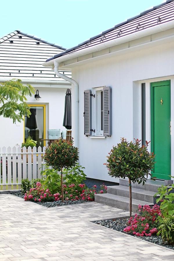The Doors Boutique Apartments Mosonmagyarovar Exterior photo